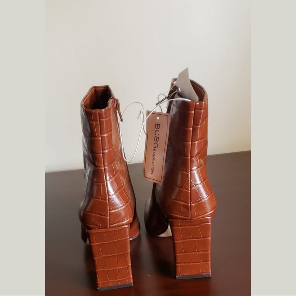 BCBGeneration Croc-Embossed Brown Leather Ankle Boots NWOT - Picture 4 of 7